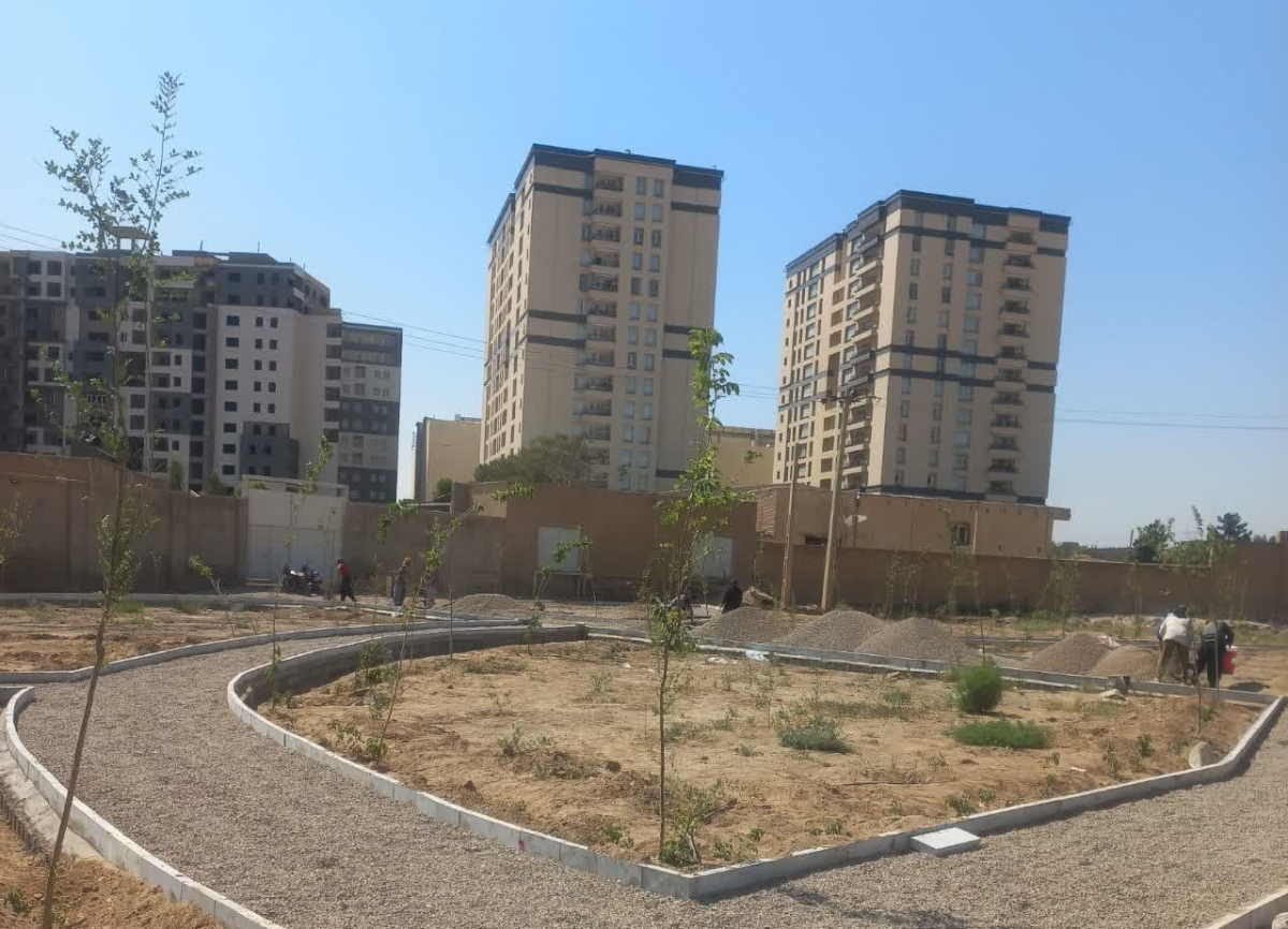 پیشرفت 50 درصدی احداث نخستین بوستان محله‌ای بلوار غدیر قم 